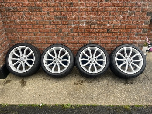 Audi silver b8 - a4, b9
